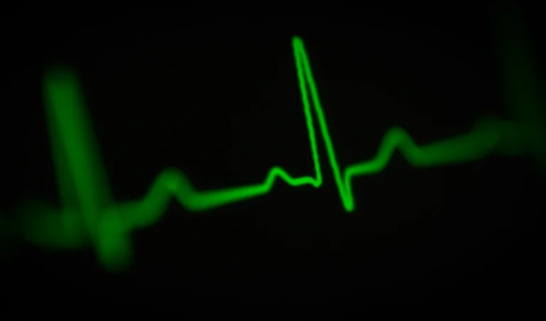 Health Alert: Normal BP पर भी तेज है Heartbeat? हो सकता है गंभीर बीमारी का संकेत