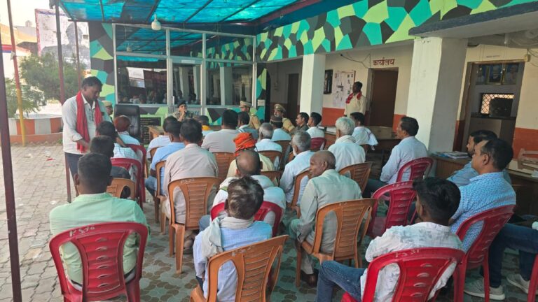क्षेत्राधिकारी हरैया द्वारा आगामी त्यौहार ईद-उल-फितर व नवरात्र को शांतिपूर्ण, ढंग से मनाने के लिए पीस कमेटी का आयोजन किया गया