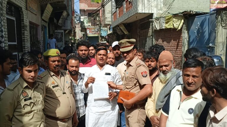 4 वर्षीय बच्ची की हत्या व दुष्कर्म मामले पर गरिमा गार्डन में प्रदर्शन, जल्द गिरफ्तारी नहीं हुई तो बड़े आंदोलन की चेतावनी