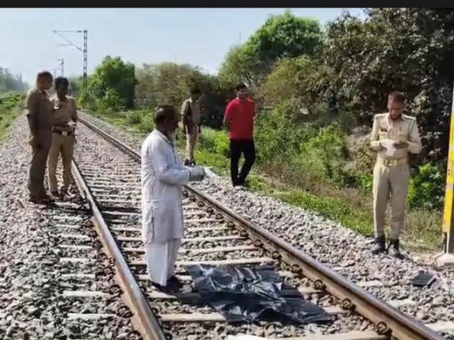 सीतापुर में रेलवे ट्रैक पर मिला युवक का शव, जांच में जुटी पुलिस