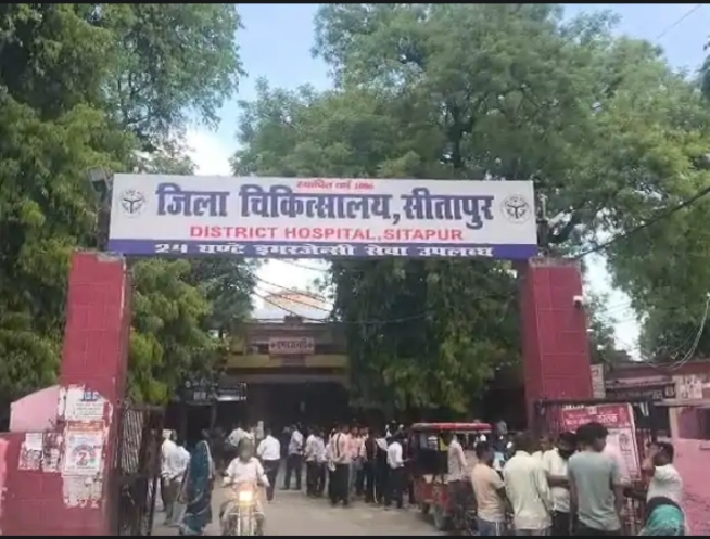 सीतापुर में घर के अंदर युवक का लटकता मिला शव, पोस्टमार्टम रिपोर्ट खोलेगी राज