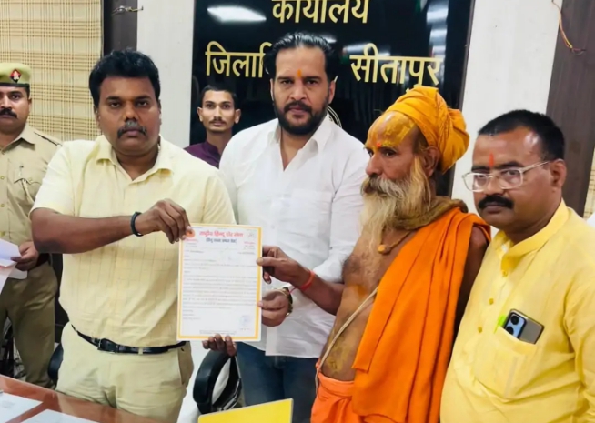 सीतापुर में NH-30 चौड़ीकरण से हनुमान मंदिर हटाने की नोटिस: हिंदू संगठनों ने विरोध किया, DM ने आश्वासन दिया