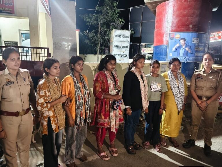 पुलिस अधीक्षक कुशीनगर के निर्देशन में गठित पुलिस टीमों द्वारा गुमशुदा छह लड़कियों की गयी सुरक्षित बरामदगी