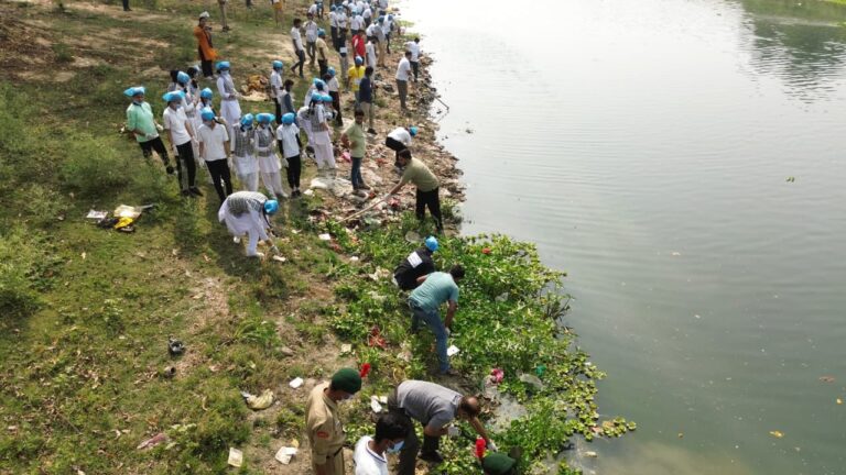 कुआनों संरक्षण अभियान के प्रथम दिवस पर अमहट घाट पर व्यापक जनजागरूकता एवं स्वच्छता कार्यक्रम का सफल आयोजन