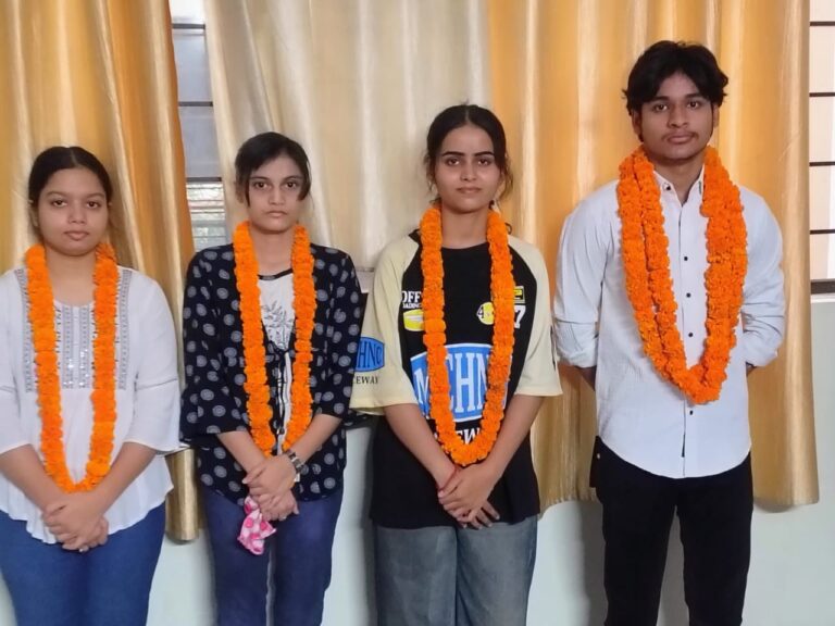 दिल्ली स्कूल ऑफ एक्सीलेंस का जलवा कायम, बोर्ड परीक्षा में लहराया सफलता का परचम