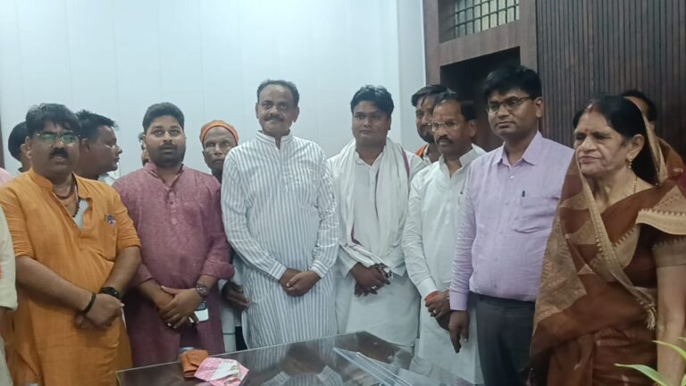 आदर्श नगर पंचायत गणेशपुर के नव निर्मित कार्यालय का हुआ उद्घाटन, बड़ी संख्या में पहुंचे गणमान्य लोग