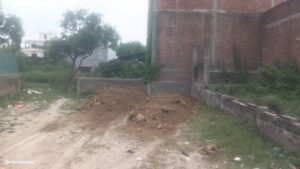 खनन के बाद मिरदहन पुरवा में डाली गई मिट्टी