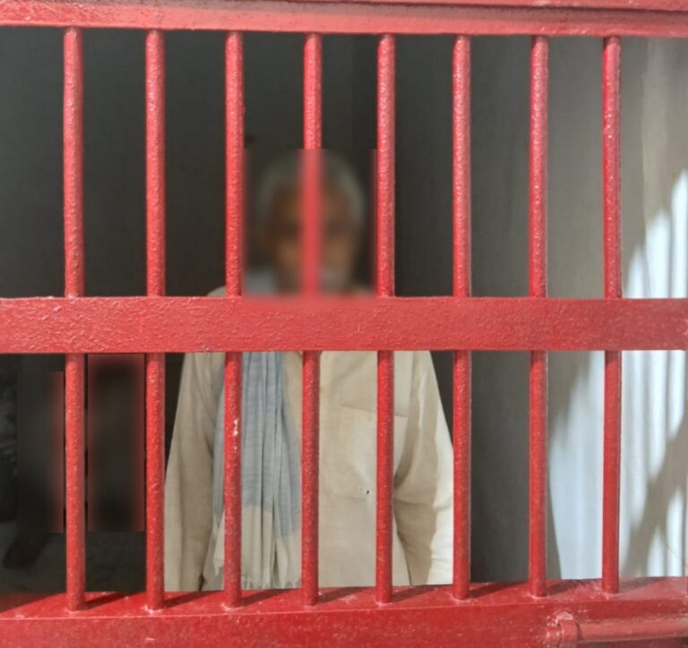 गोरखपुर में फर्जी प्रशासनिक अधिकारी बनकर धोखाधड़ी करने वाला गैंगस्टर गिरफ्तार, पुलिस ने की बड़ी कार्रवाई
