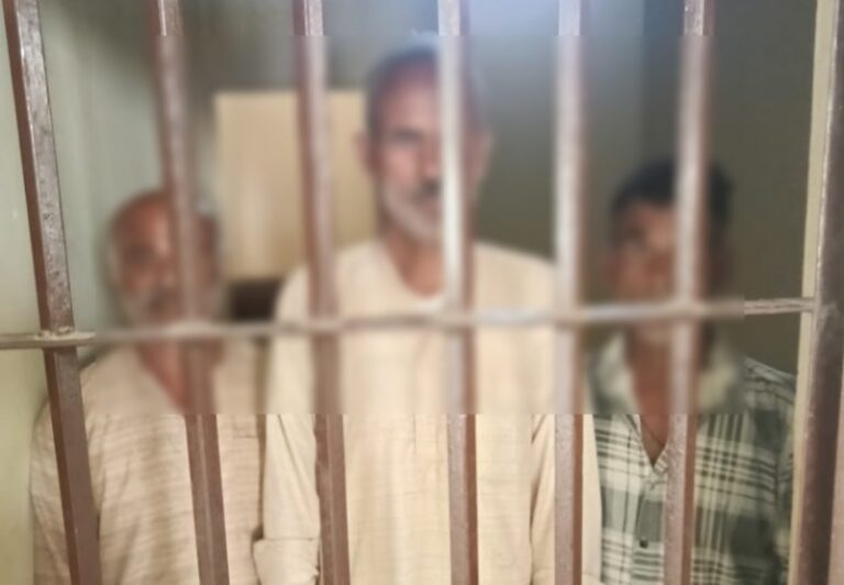हत्या का प्रयास करने के आरोप में 03 नफर अभियुक्त थाना प्रभारी बड़हलगंज द्वारा गिरफ्तार