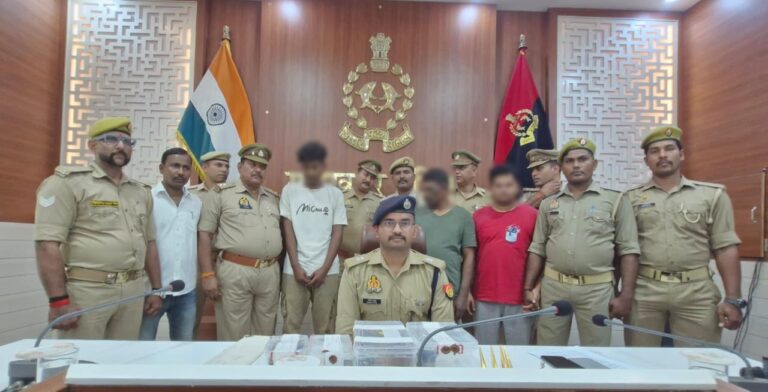 चोरी का अपराध कारित करने के आरोप में 03 नफर वांछित अभियुक्त गिरफ्तार